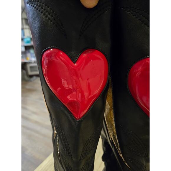 Olivia Miller Women's Western Boots Black Red Heart Gold Embellishments 9 - Picture 3 of 10